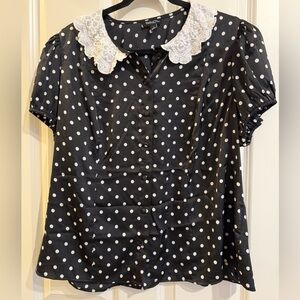 Retro chic by torrid black with white polka dot lace collared blouse